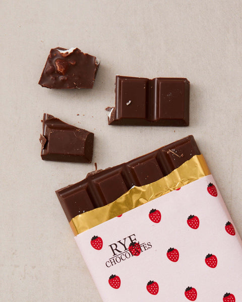 Strawberry Meringue Milk Chocolate Bar - 45% Cameroonian